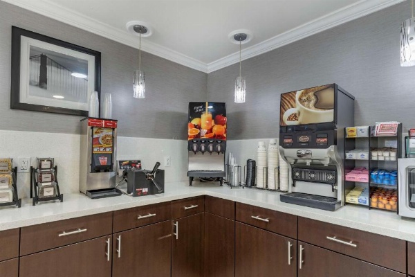 Best Western Plus Vineyard Inn image 20